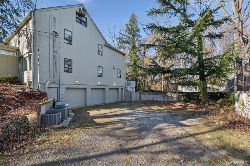 #11 photo, 6 The Maples, नासाउ काउंटी Roslyn , NY 11576