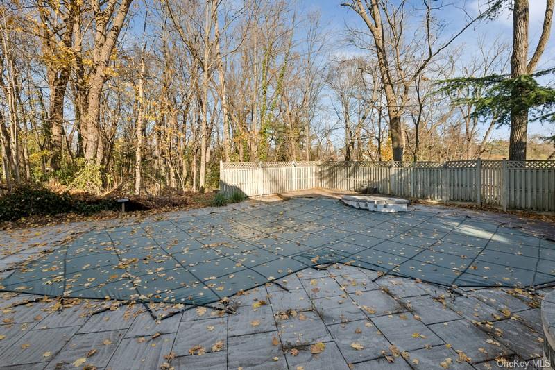 #12 photo, 6 The Maples, नासाउ काउंटी Roslyn , NY 11576