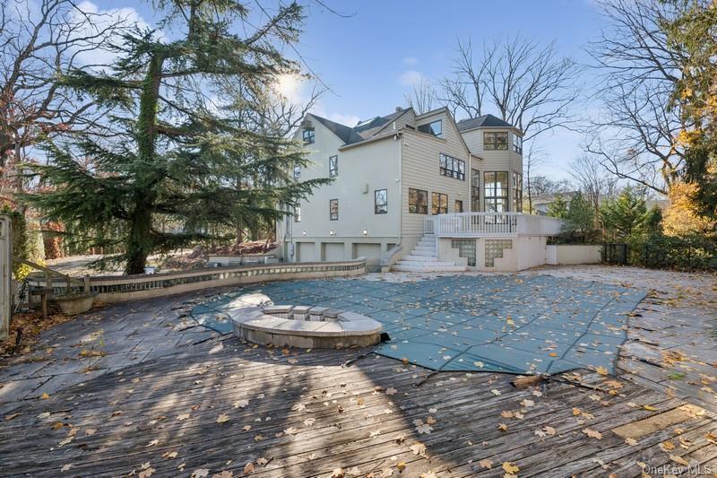 #13 photo, 6 The Maples, नासाउ काउंटी Roslyn , NY 11576