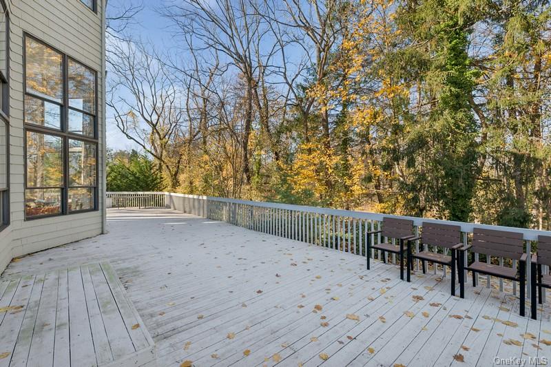 #15 photo, 6 The Maples, नासाउ काउंटी Roslyn , NY 11576