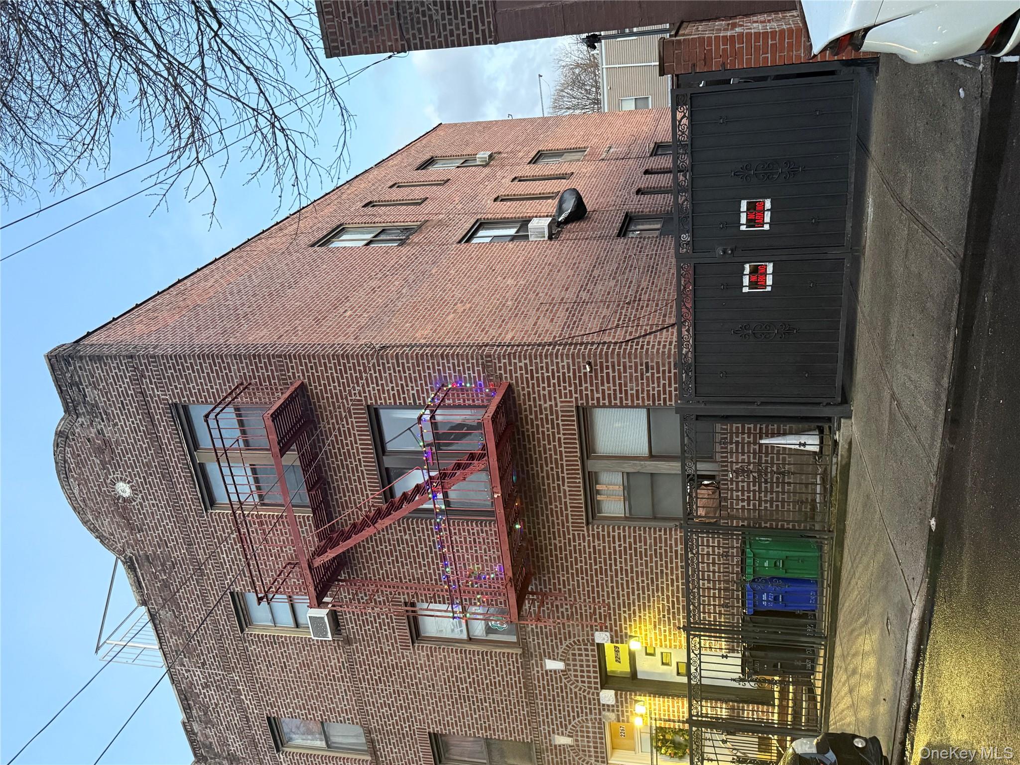 #1 photo, 2269 27th Street, कुईंस Astoria , NY 11105