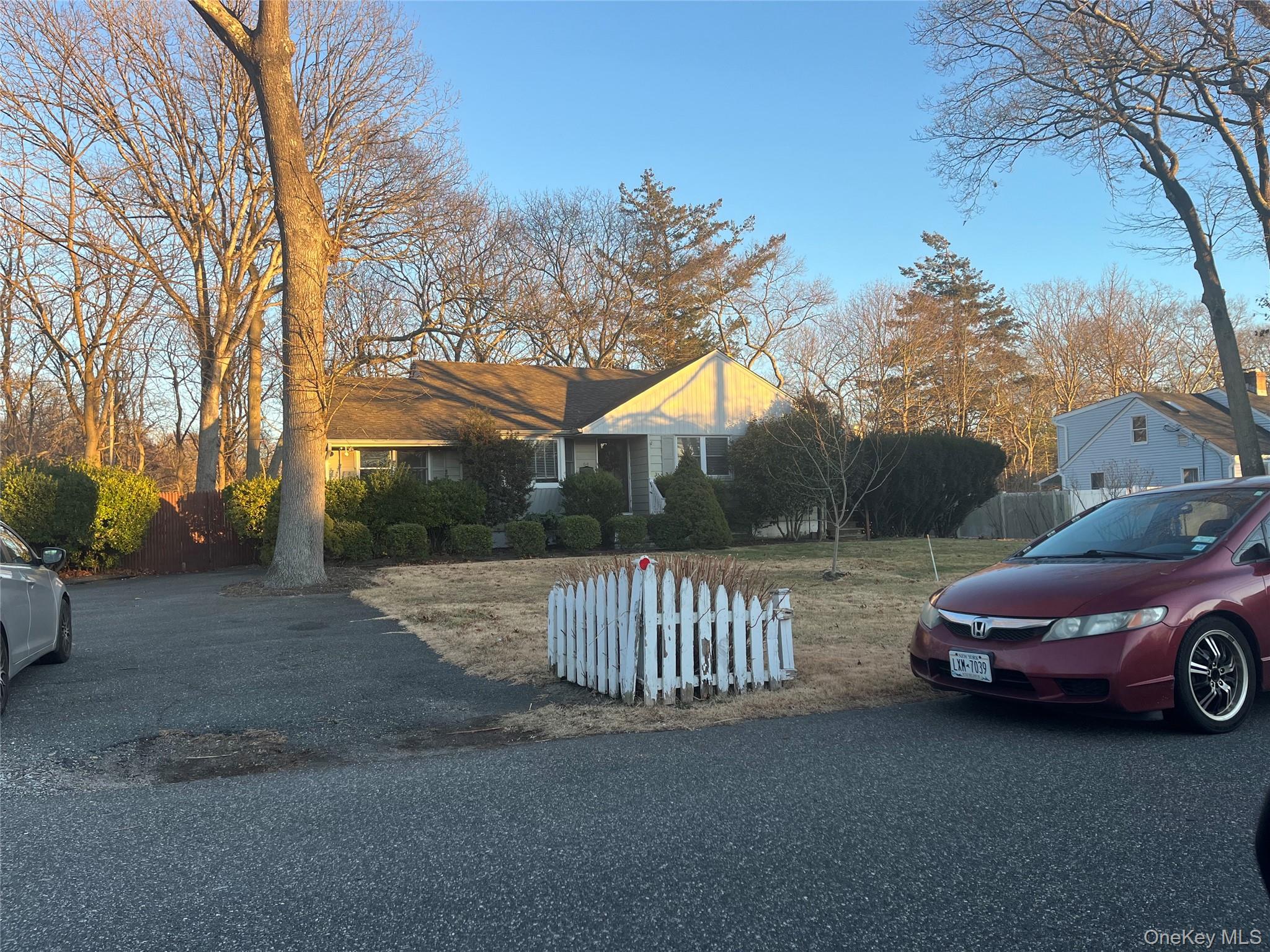 #1 photo, 66 Eatondale Avenue, सफ़ोक काउंटी Blue Point , NY 11715