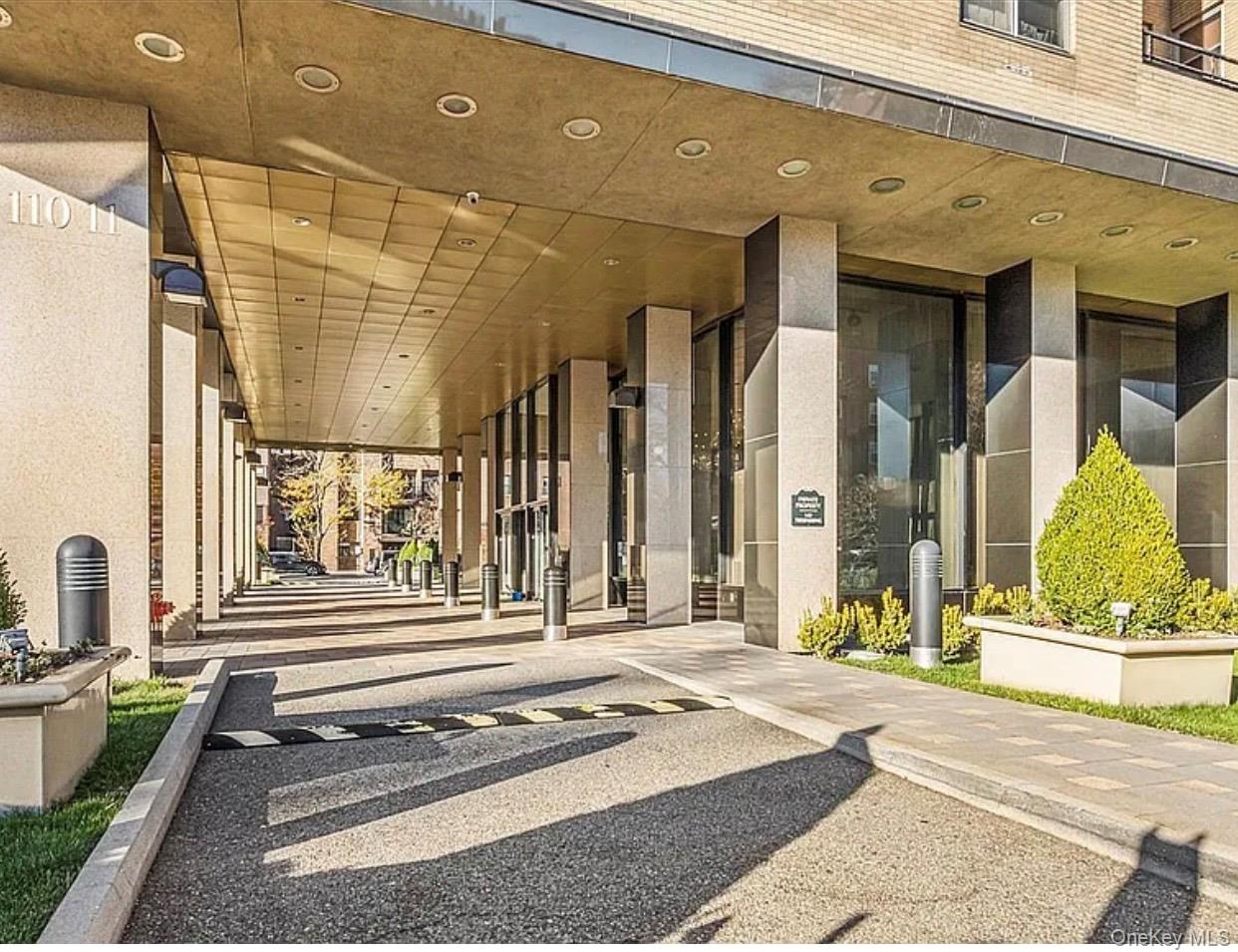 #2 photo, 110-11 Queens Boulevard, कुईंस Forest Hills , NY 11375