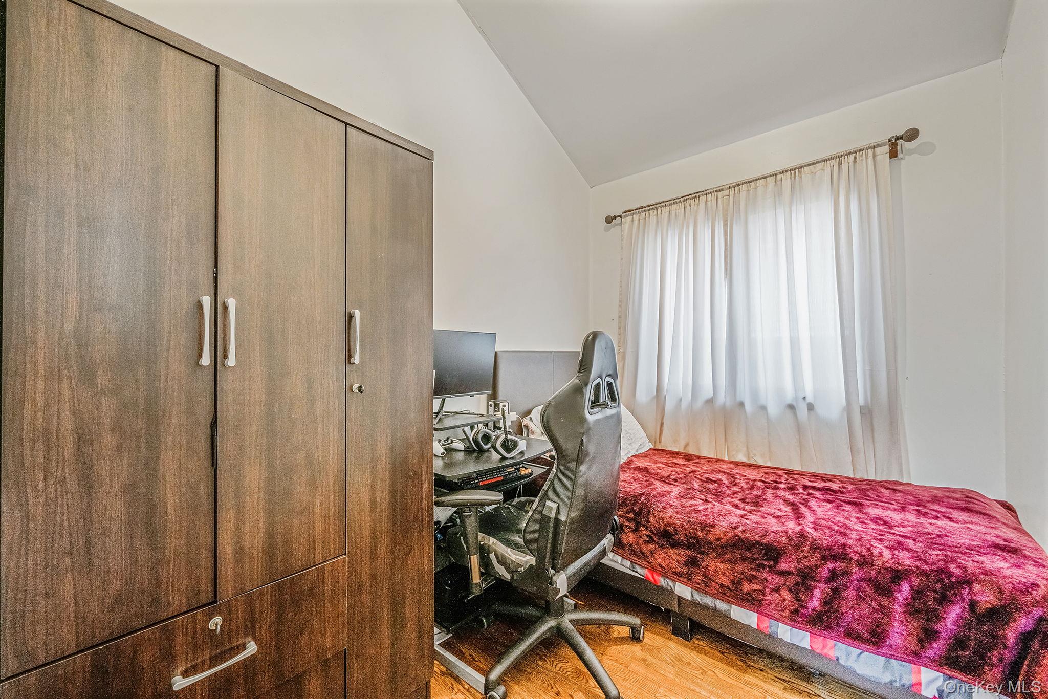 #15 photo, 8470 159th Street, কুইন্‌স Jamaica Hills , NY 11432