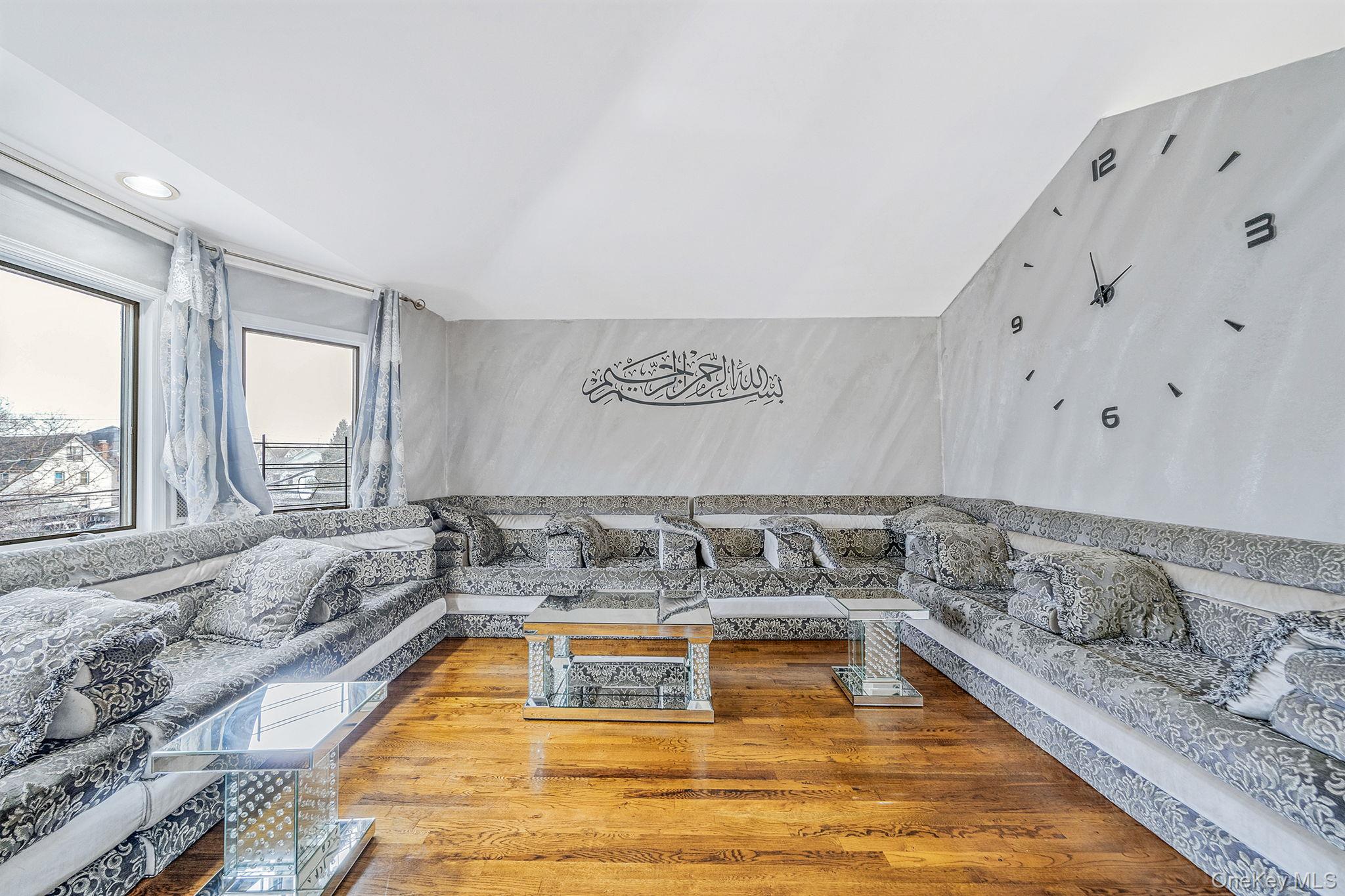 #5 photo, 8470 159th Street, কুইন্‌স Jamaica Hills , NY 11432