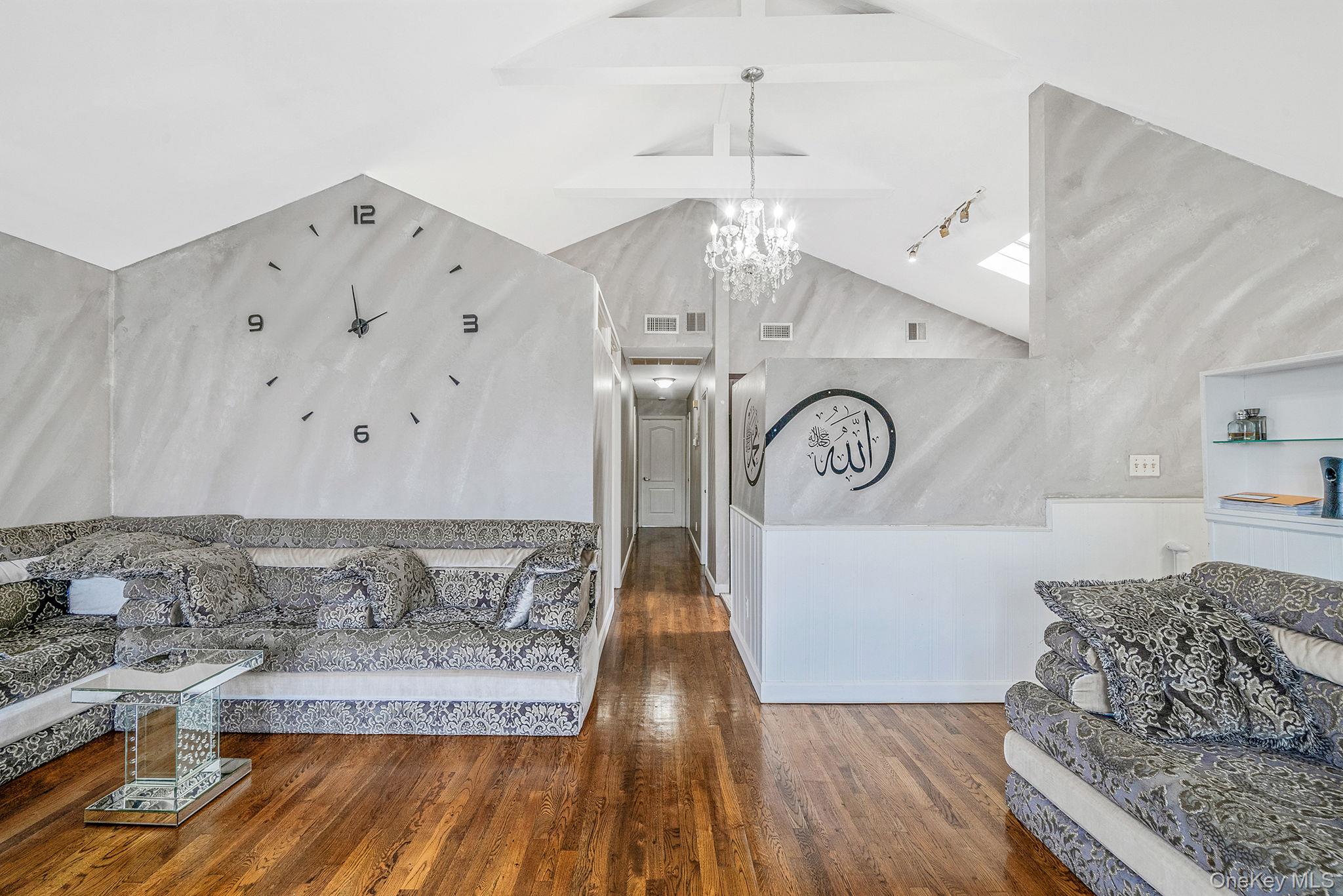 #6 photo, 8470 159th Street, কুইন্‌স Jamaica Hills , NY 11432