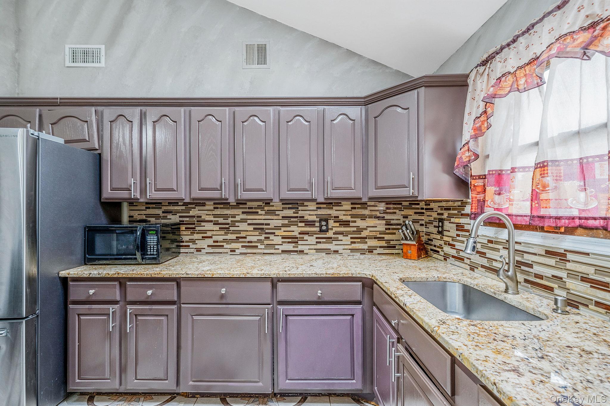 #9 photo, 8470 159th Street, কুইন্‌স Jamaica Hills , NY 11432