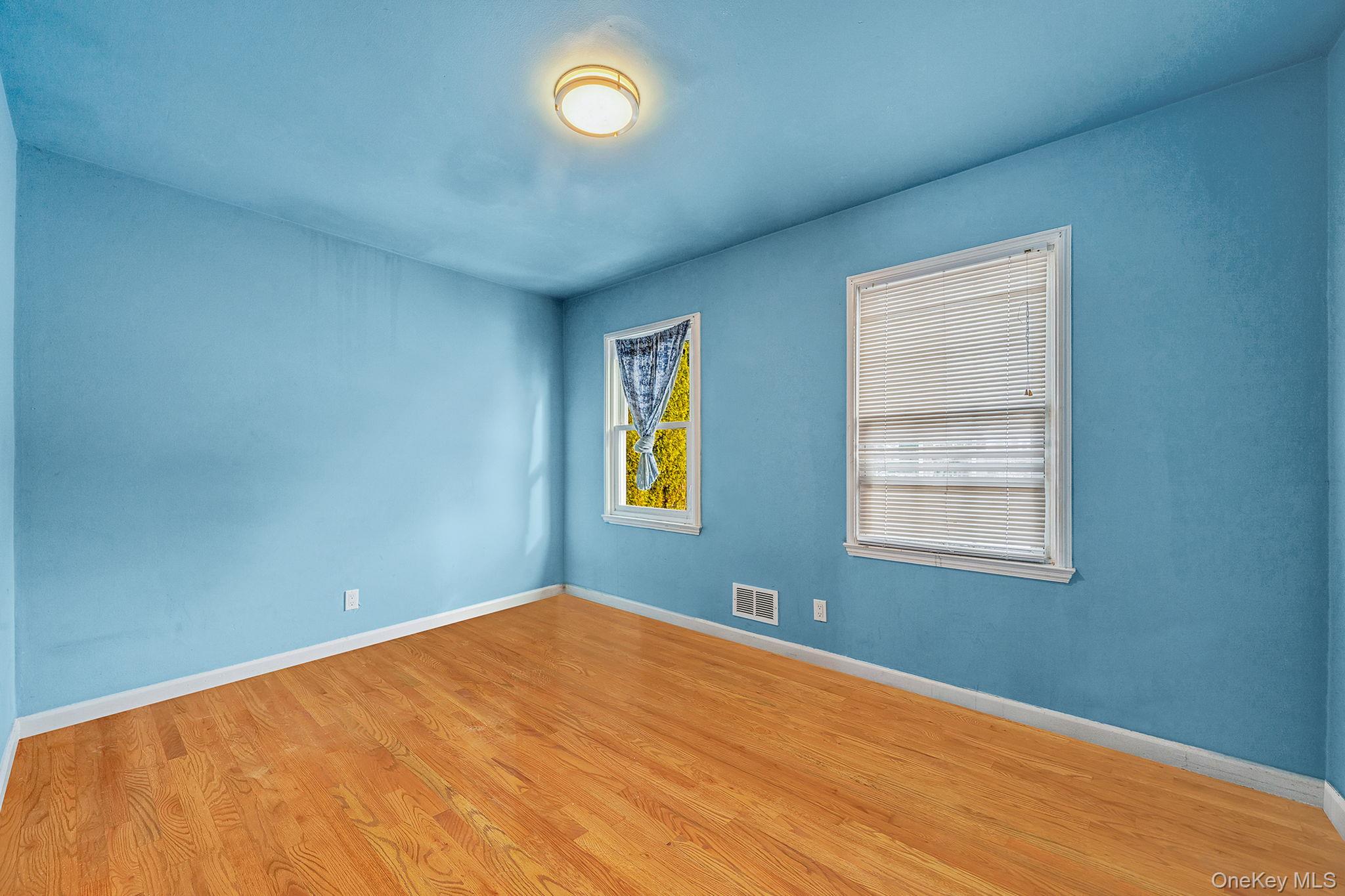 #12 photo, 741 Hamilton Avenue, سوفولك Westhampton Beach , NY 11978