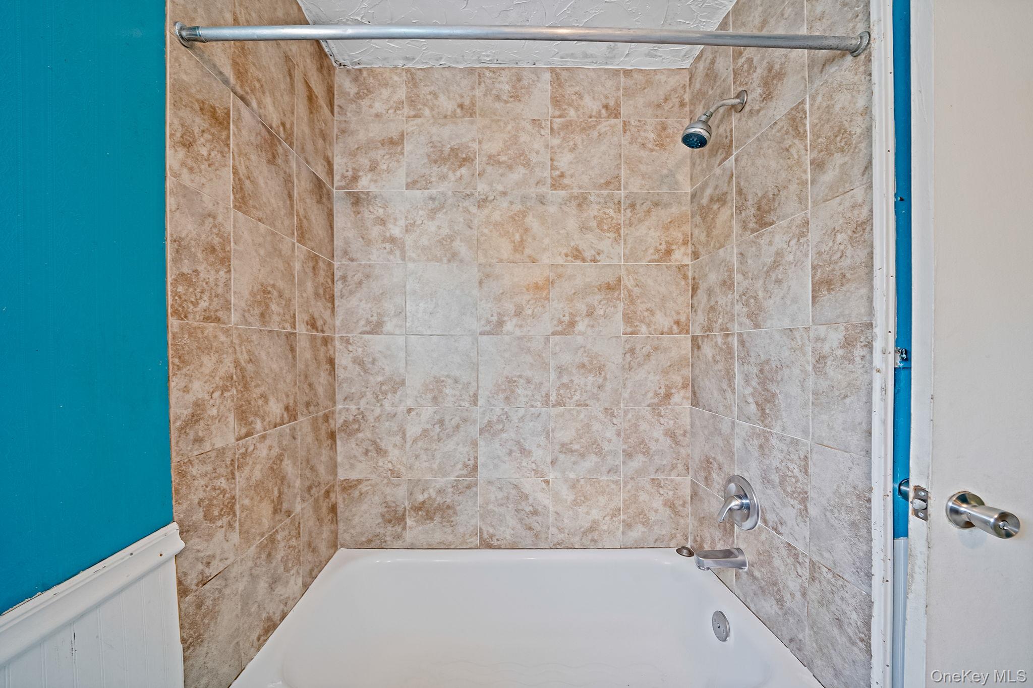 #15 photo, 741 Hamilton Avenue, سوفولك Westhampton Beach , NY 11978