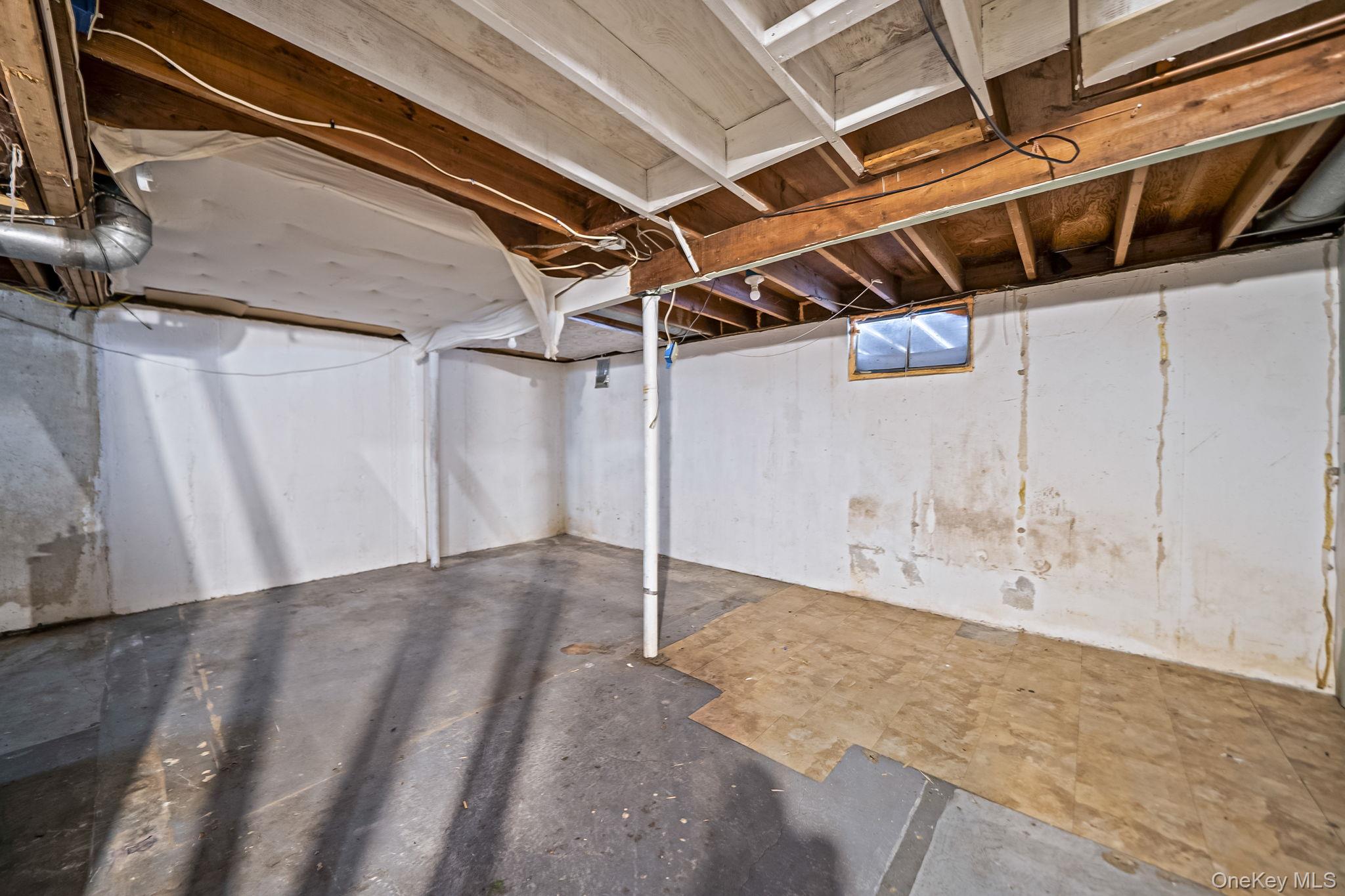 #17 photo, 741 Hamilton Avenue, سوفولك Westhampton Beach , NY 11978