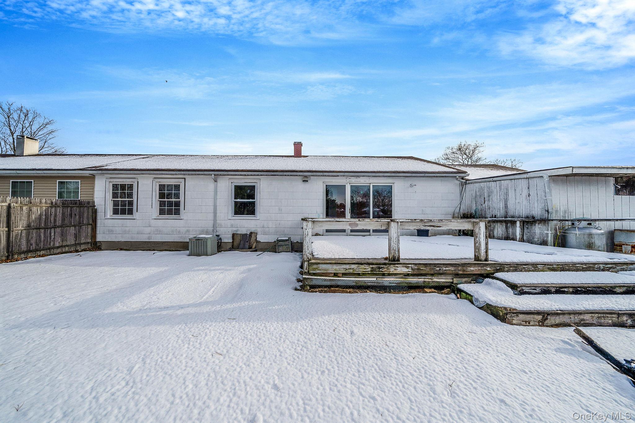 #20 photo, 741 Hamilton Avenue, سوفولك Westhampton Beach , NY 11978