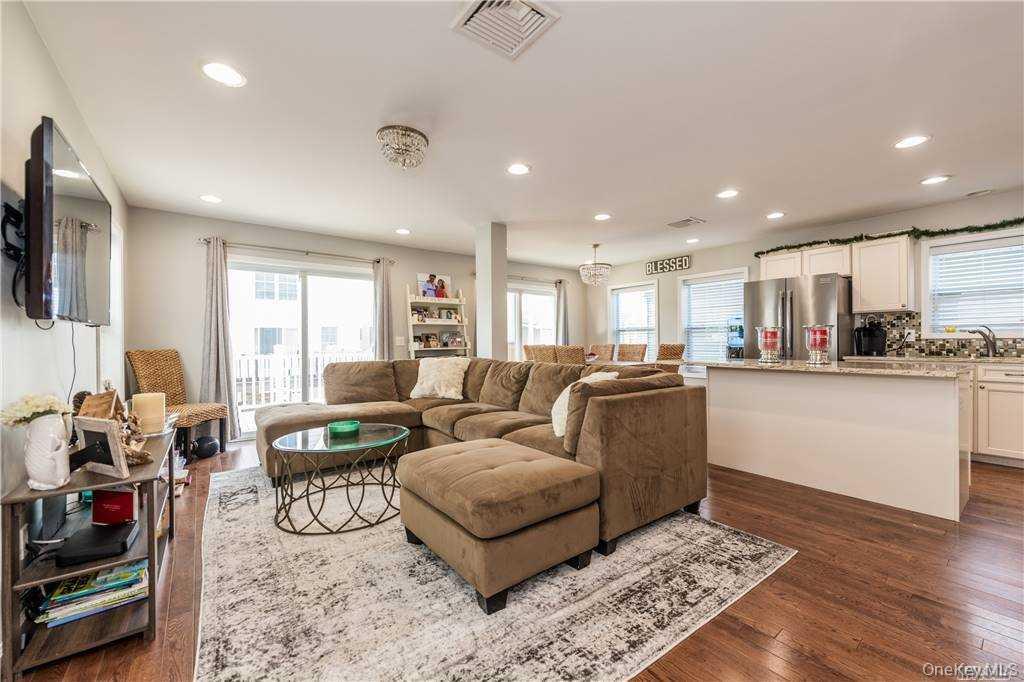 #10 photo, 98 Nebraska Street, নাসাউ কাউন্টি Long Beach , NY 11561