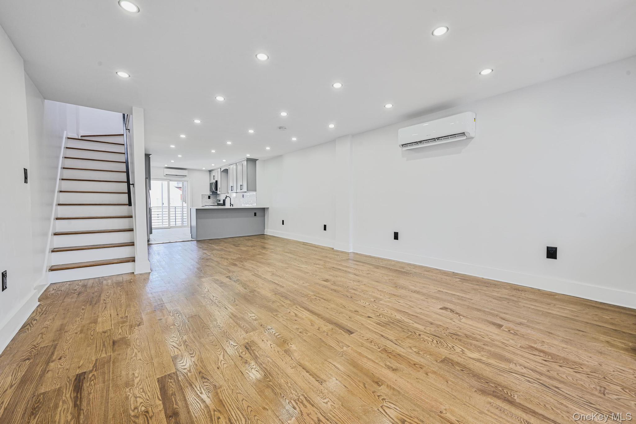 #12 photo, 92-43 76th Street, Woodhaven , NY 11421