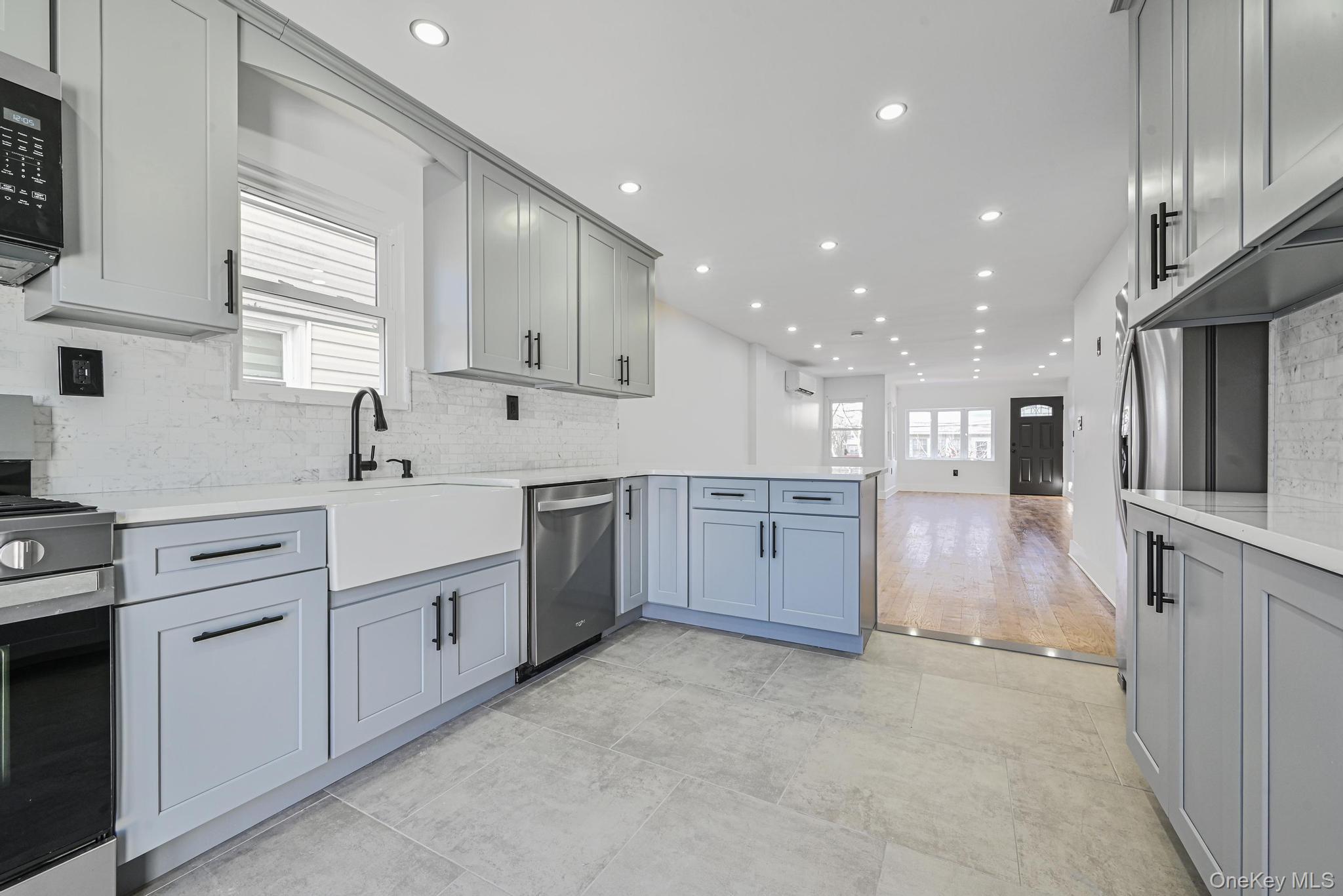 #2 photo, 92-43 76th Street, Woodhaven , NY 11421