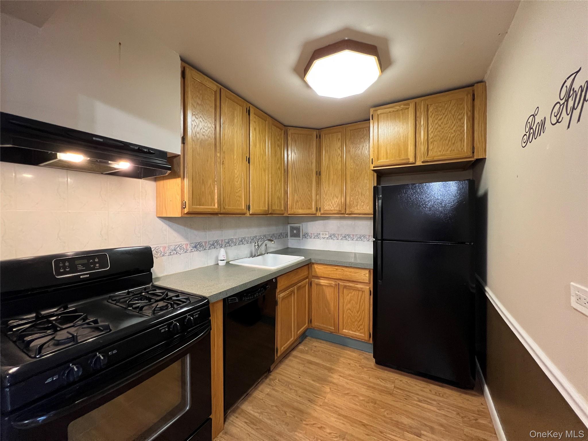 #2 photo, 70 Barker Street, 纽约州 Mount Kisco , NY 10549