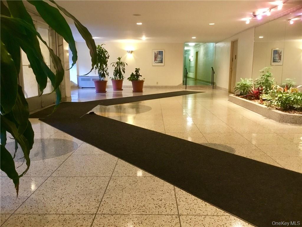 #14 photo, 3 Sadore Lane, 纽约州 Yonkers , NY 10710