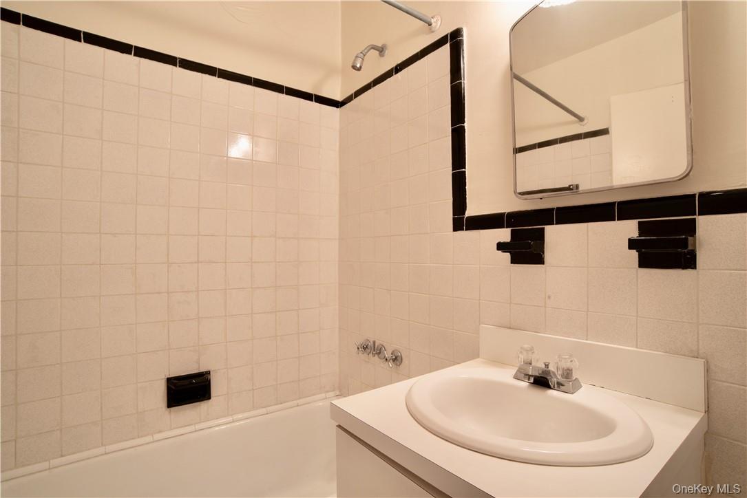 #5 photo, 2 Sadore Lane, 纽约州 Yonkers , NY 10710