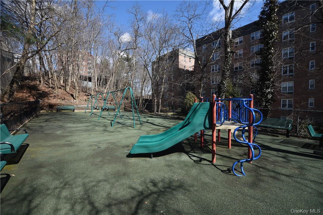 #9 photo, 2 Sadore Lane, 纽约州 Yonkers , NY 10710