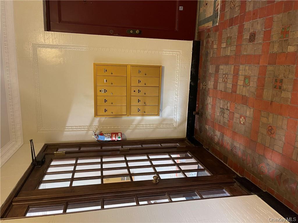 #12 photo, 85 N Broadway, White Plains , NY 10603