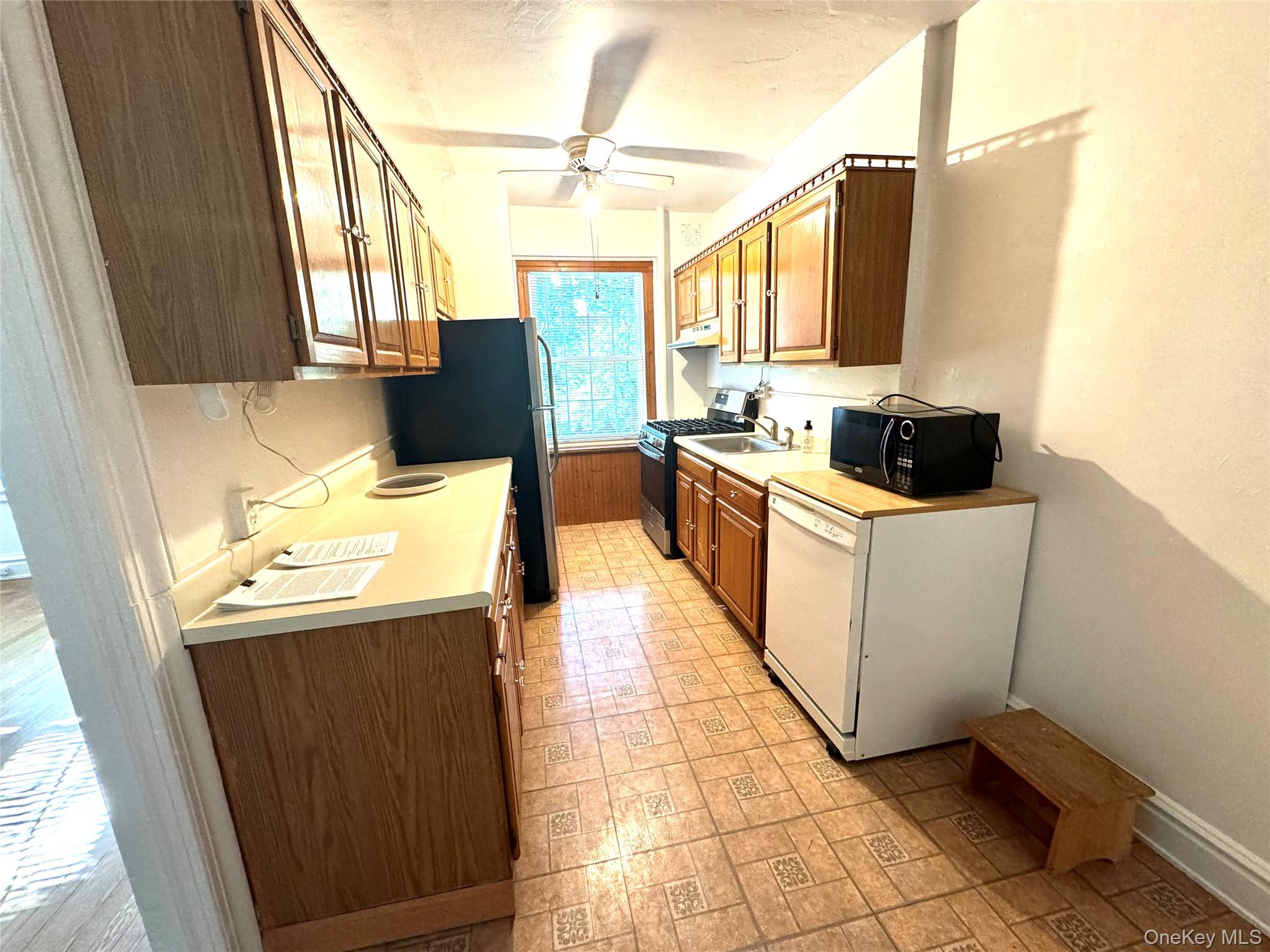 #7 photo, 85 N Broadway, White Plains , NY 10603