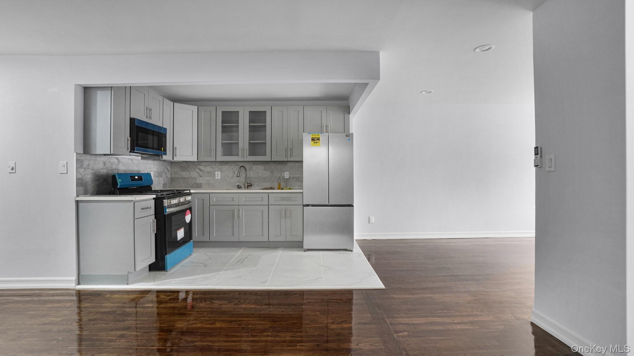 #11 photo, 3604 Willett Avenue, 브롱크스 Bronx , NY 10467