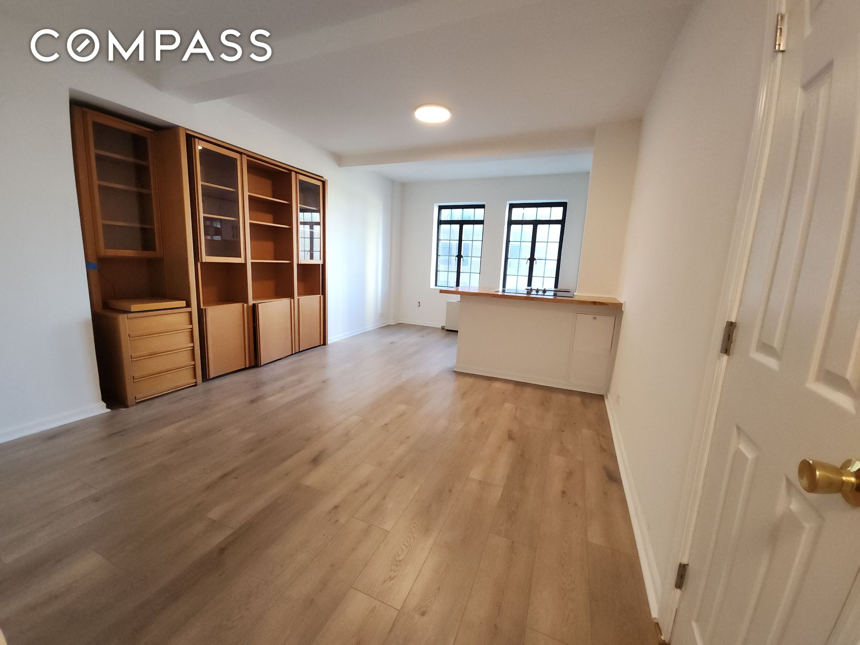 #10 photo, 5 Tudor City Place, Murray Hill , NY 10017