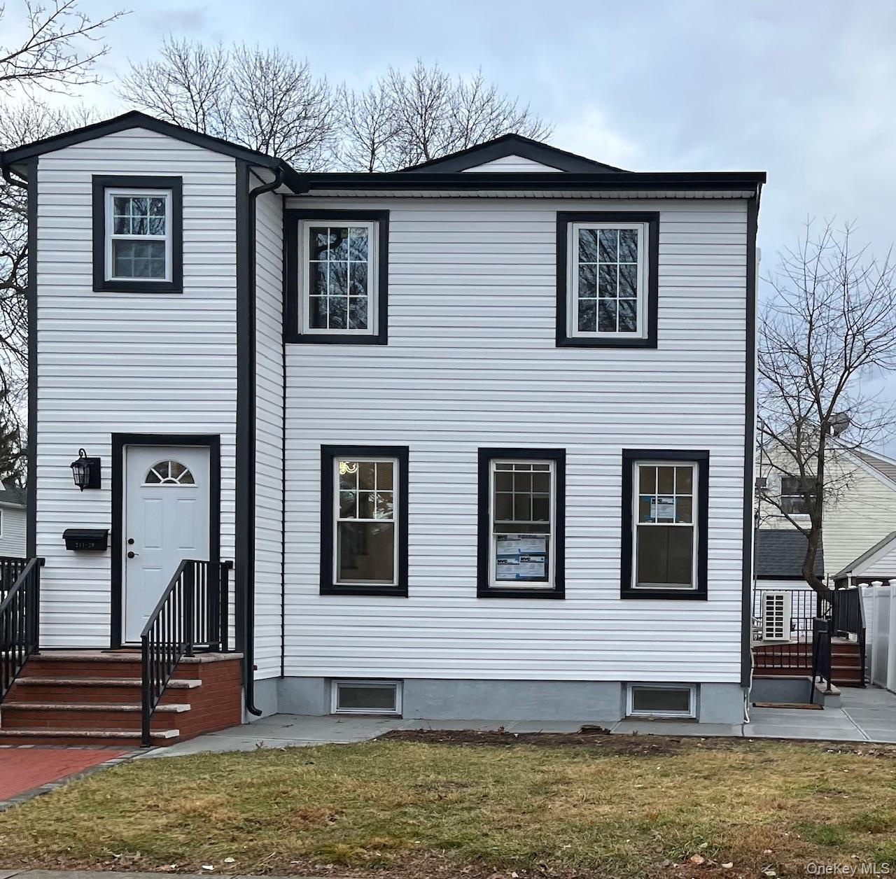 #1 photo, 24120 83 Avenue, কুইন্‌স Bellerose , NY 11426