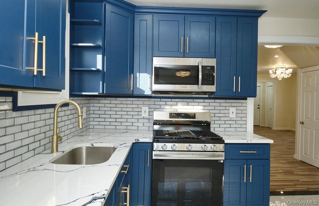 #11 photo, 24120 83 Avenue, কুইন্‌স Bellerose , NY 11426