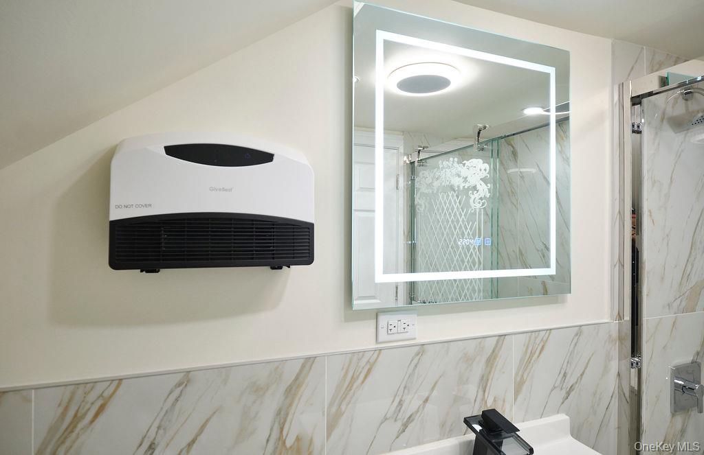 #14 photo, 24120 83 Avenue, কুইন্‌স Bellerose , NY 11426