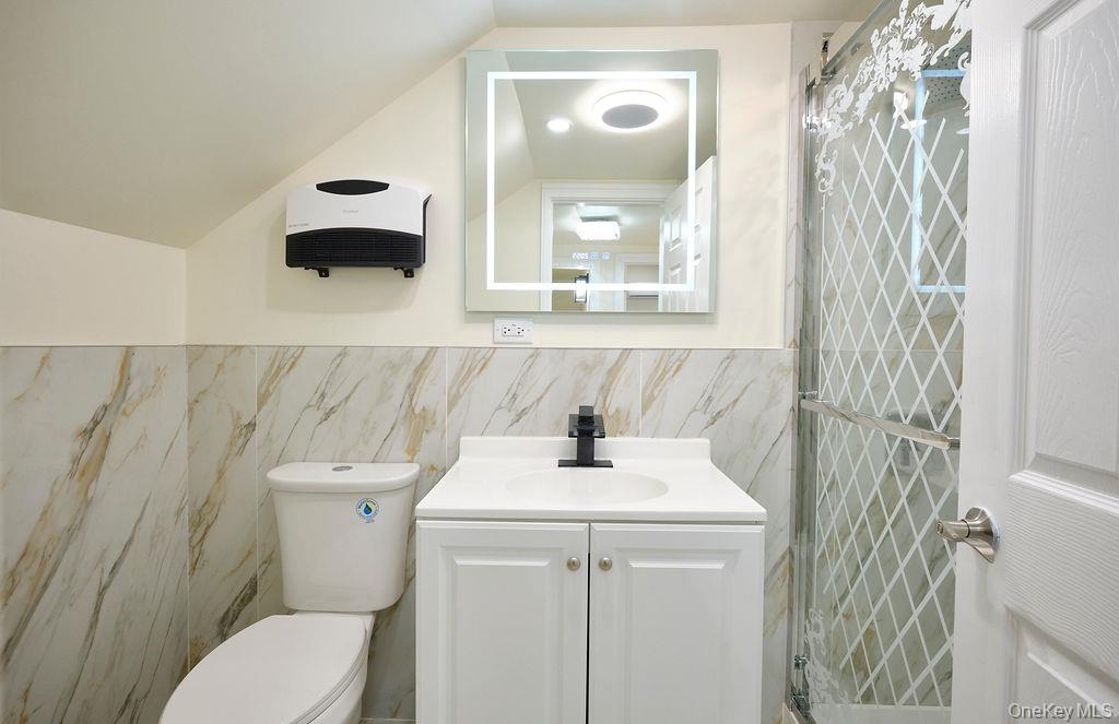 #16 photo, 24120 83 Avenue, কুইন্‌স Bellerose , NY 11426