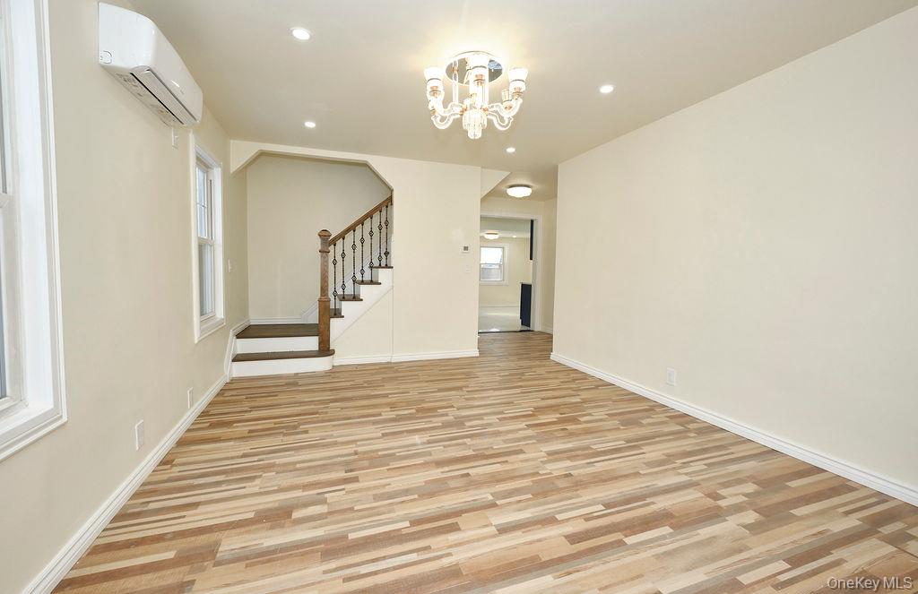 #3 photo, 24120 83 Avenue, কুইন্‌স Bellerose , NY 11426