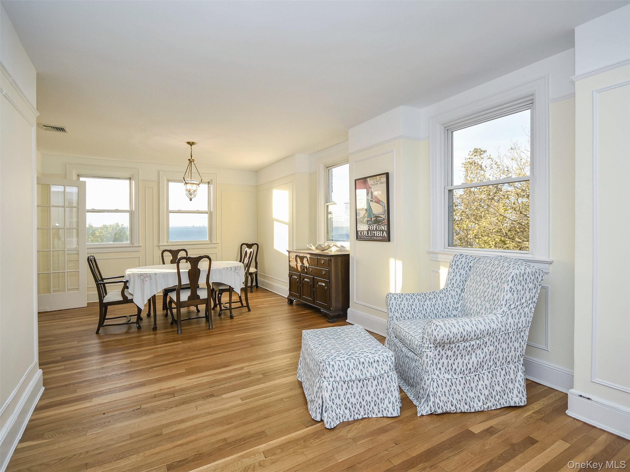 #3 photo, 120 Prospect Avenue, 롱 아일랜드 Sea Cliff , NY 11579