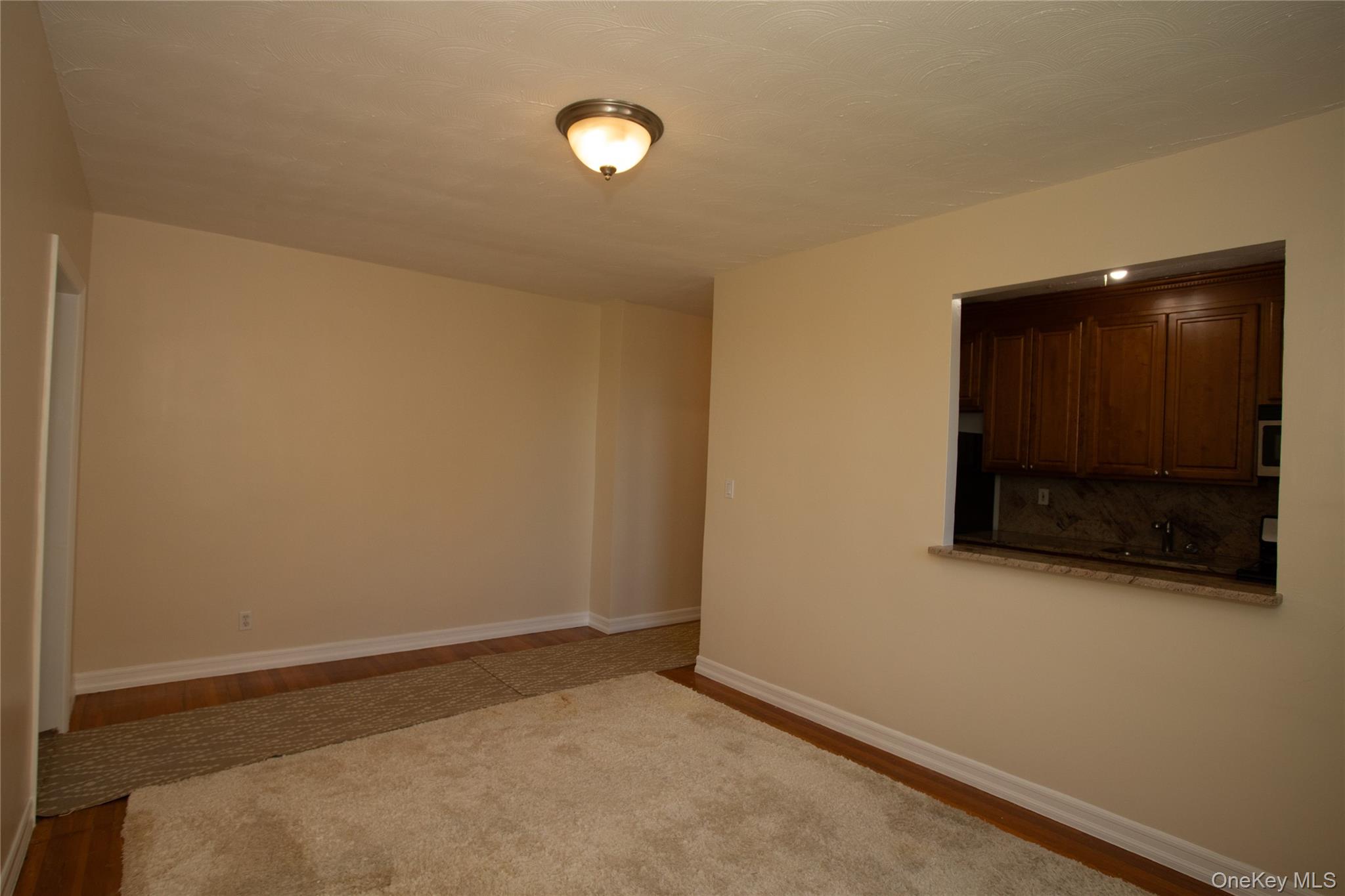 #3 photo, 5605 31st Avenue, কুইন্‌স Woodside , NY 11377