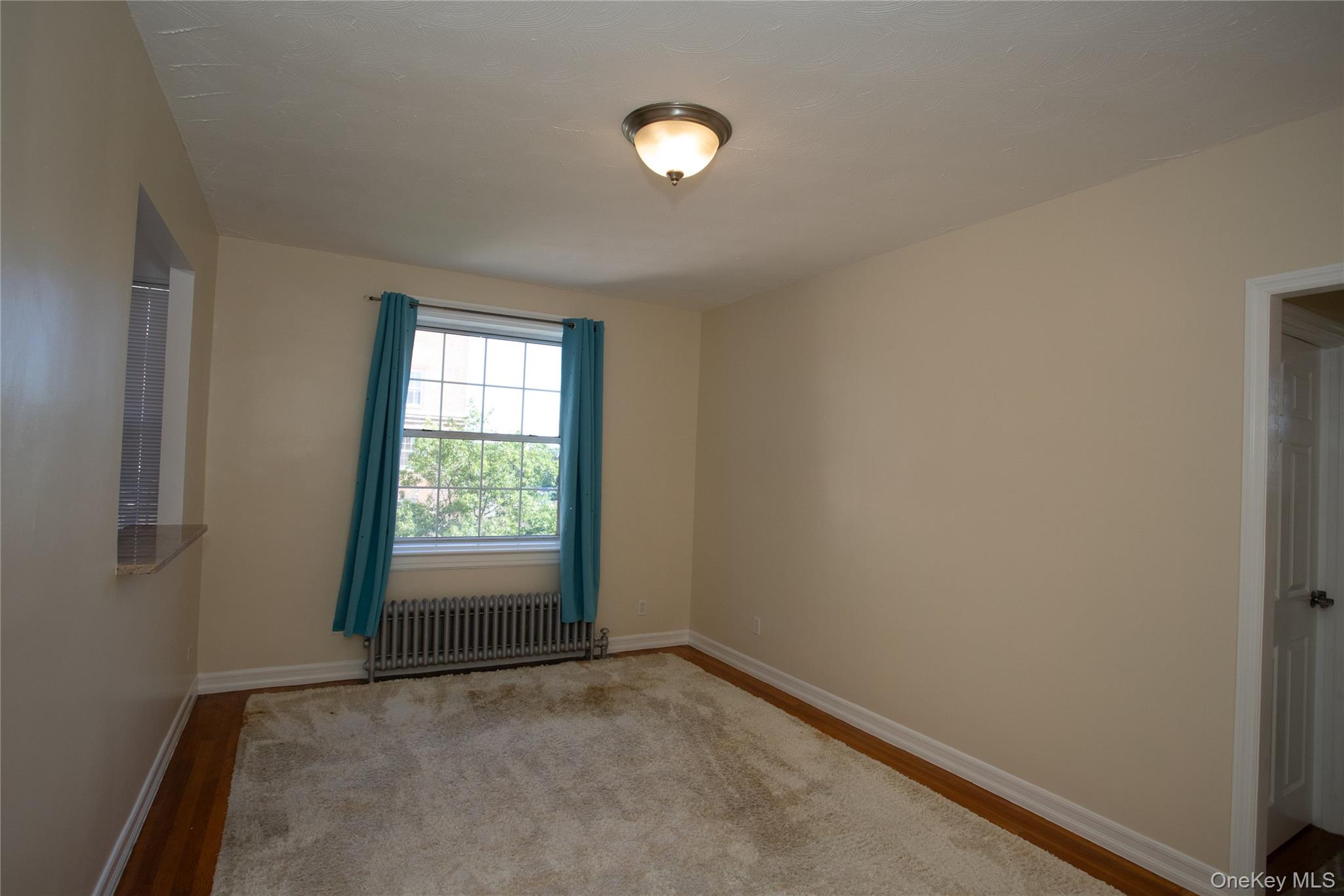 #4 photo, 5605 31st Avenue, কুইন্‌স Woodside , NY 11377