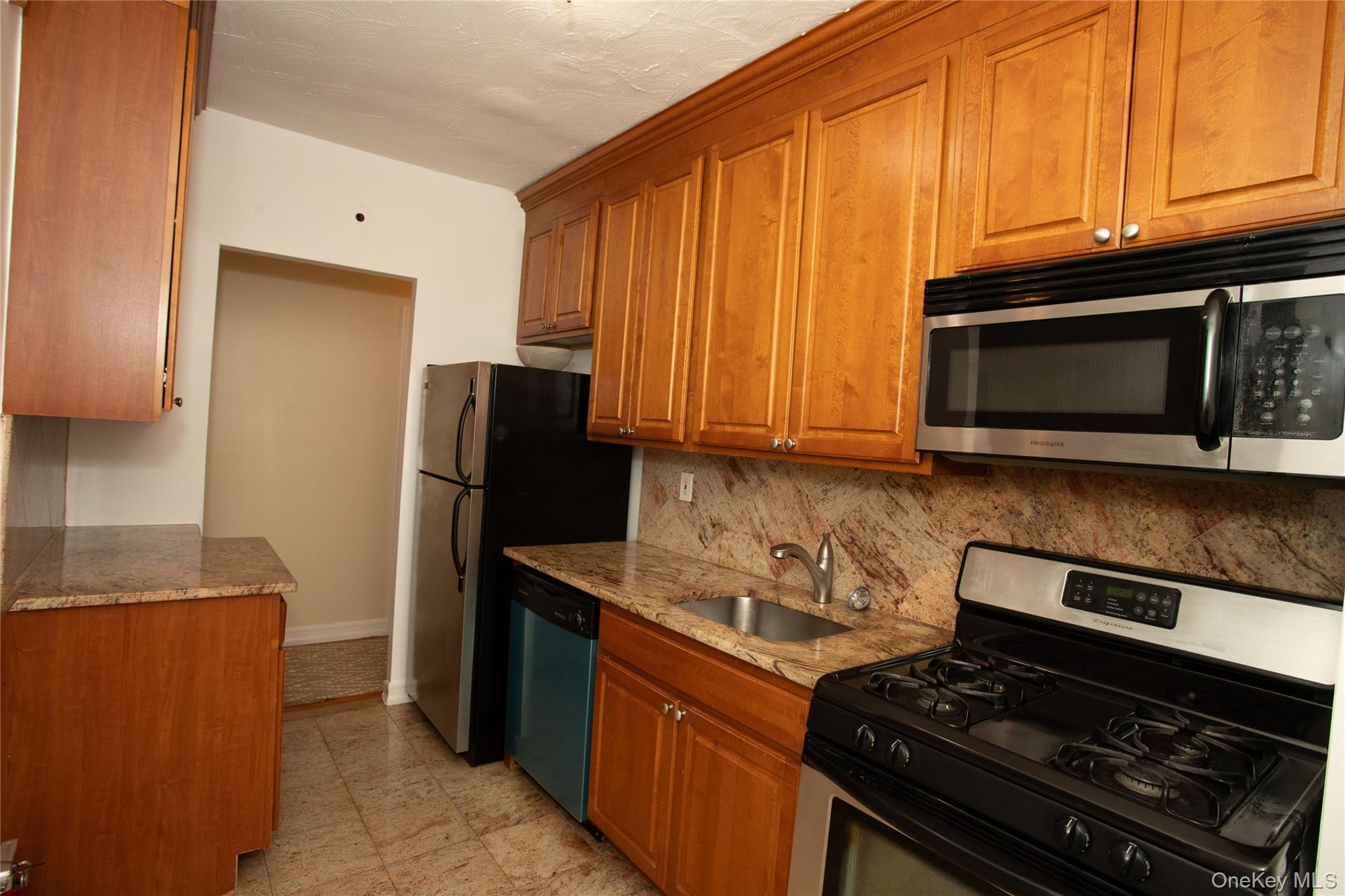 #6 photo, 5605 31st Avenue, কুইন্‌স Woodside , NY 11377