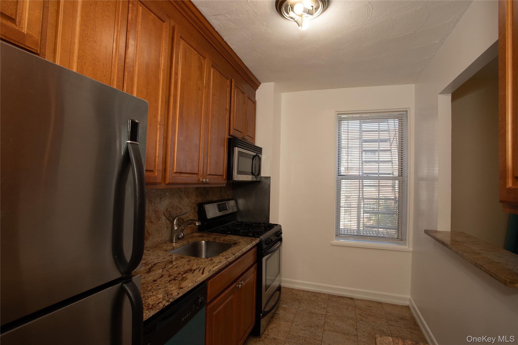 #7 photo, 5605 31st Avenue, কুইন্‌স Woodside , NY 11377