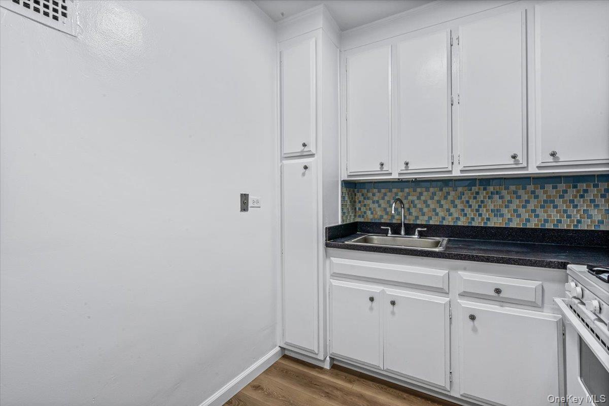 #11 photo, 85-15 Main Street, Briarwood , NY 11435