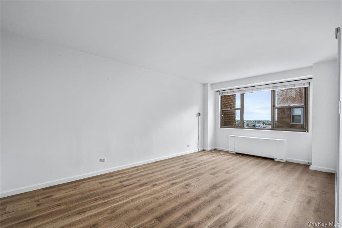 #4 photo, 85-15 Main Street, Briarwood , NY 11435