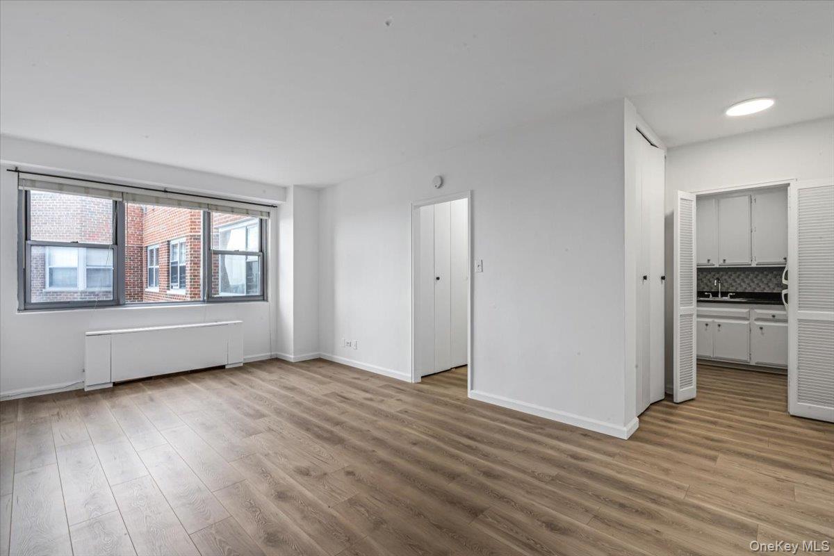 #5 photo, 85-15 Main Street, Briarwood , NY 11435