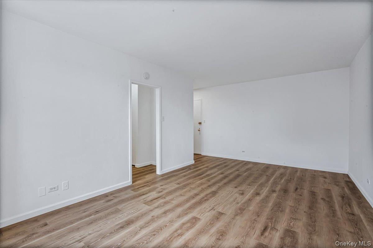 #6 photo, 85-15 Main Street, Briarwood , NY 11435