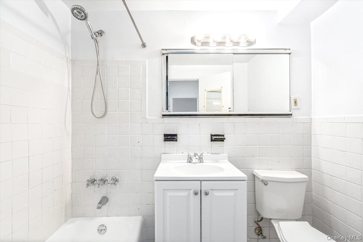 #9 photo, 85-15 Main Street, Briarwood , NY 11435