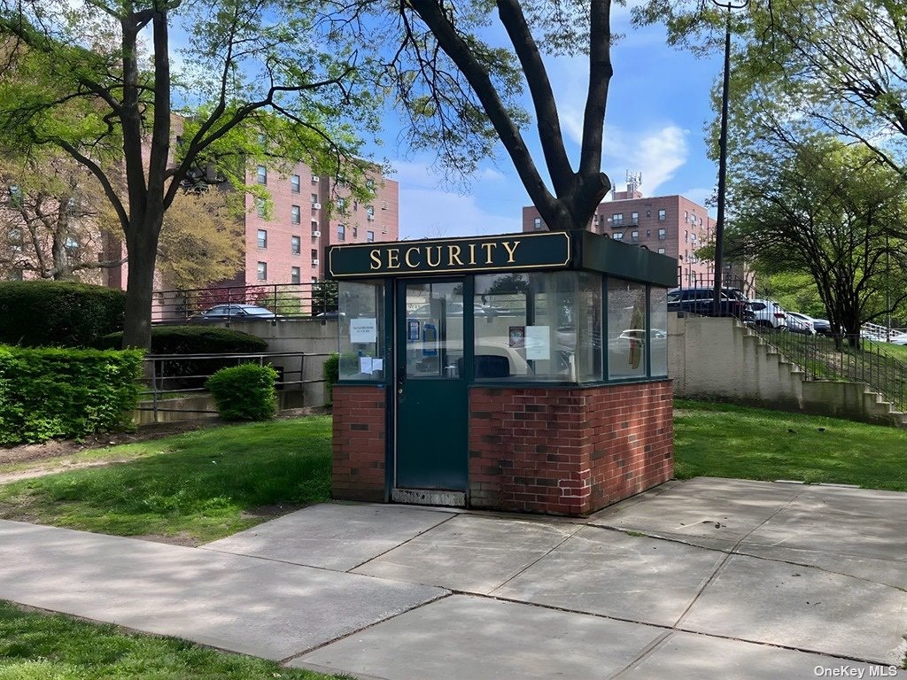 #11 photo, 21207 75 Ave , #1N, Bayside , NY 11364