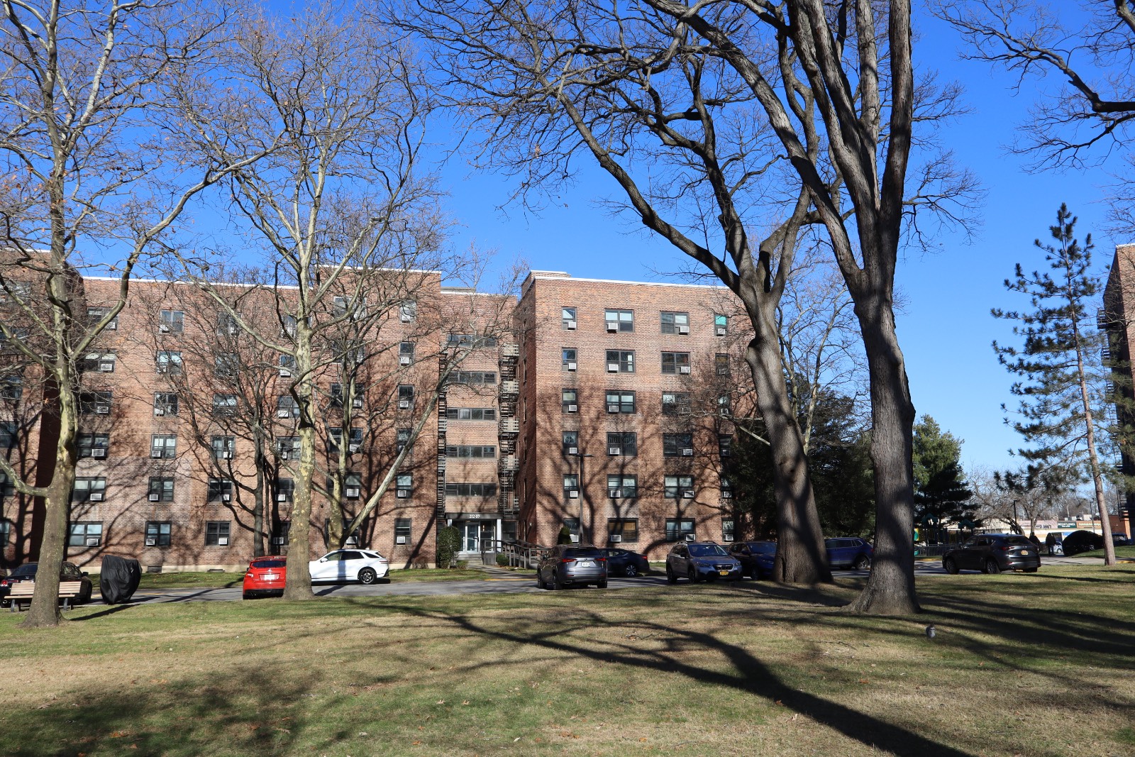 #2 photo, 21207 75 Ave , #1N, Bayside , NY 11364