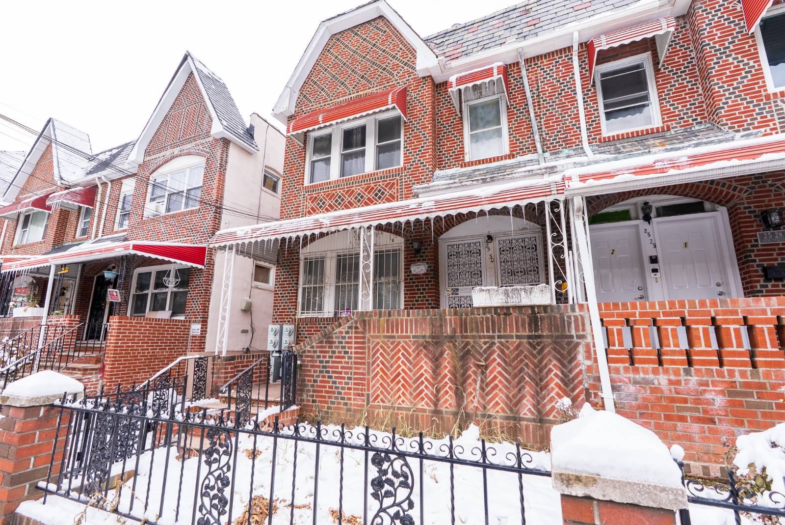 #3 photo, 2530 97th St, 皇后区 艾姆赫斯特 East Elmhurst , NY 11369