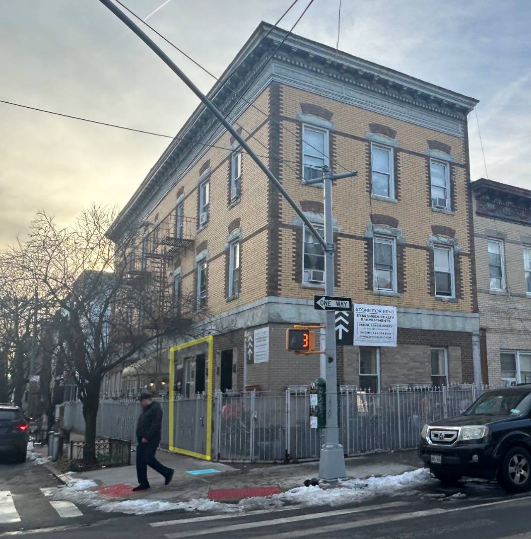 #1 photo, 1829 Grove Street, কুইন্‌স Ridgewood , NY 11385