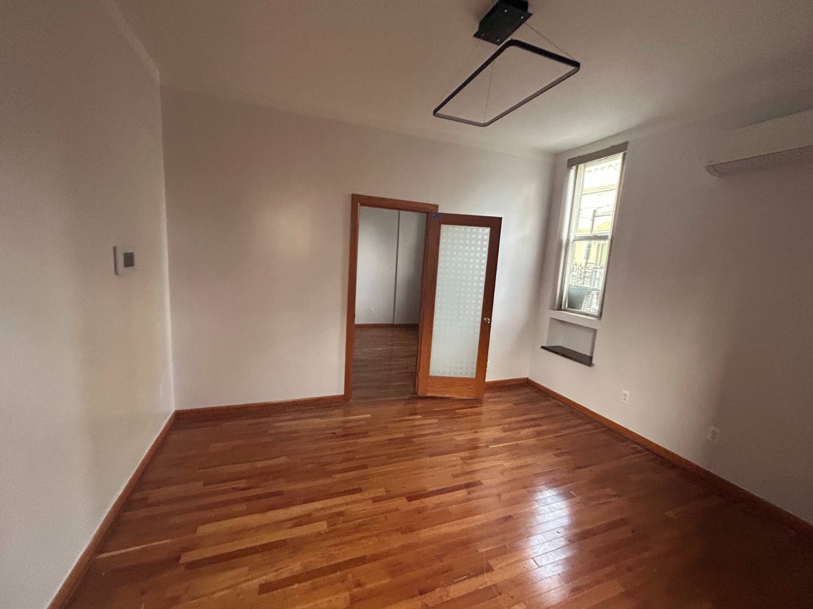 #2 photo, 590 Onderdonk Avenue, কুইন্‌স Ridgewood , NY 11385