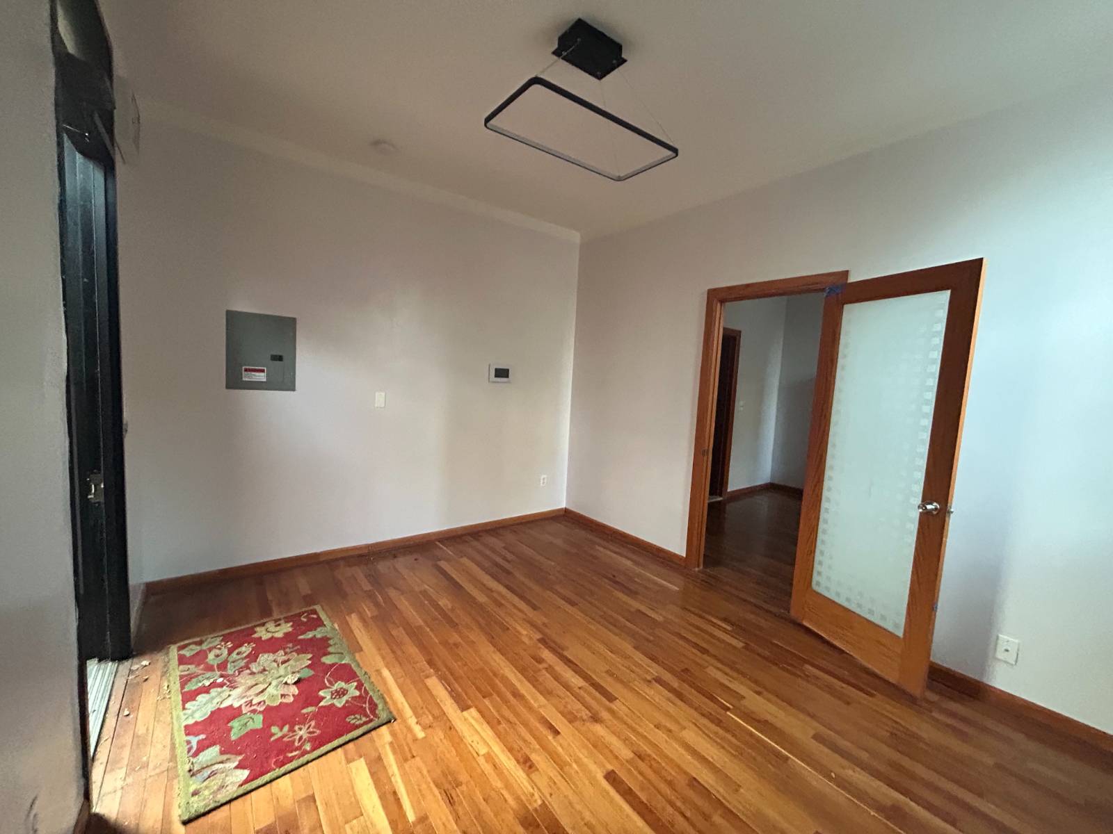 #3 photo, 590 Onderdonk Avenue, কুইন্‌স Ridgewood , NY 11385