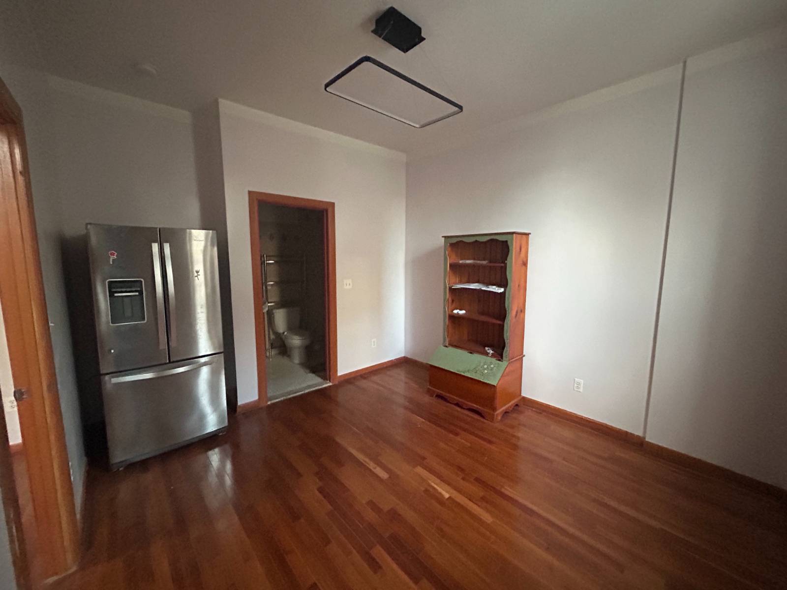 #8 photo, 590 Onderdonk Avenue, কুইন্‌স Ridgewood , NY 11385