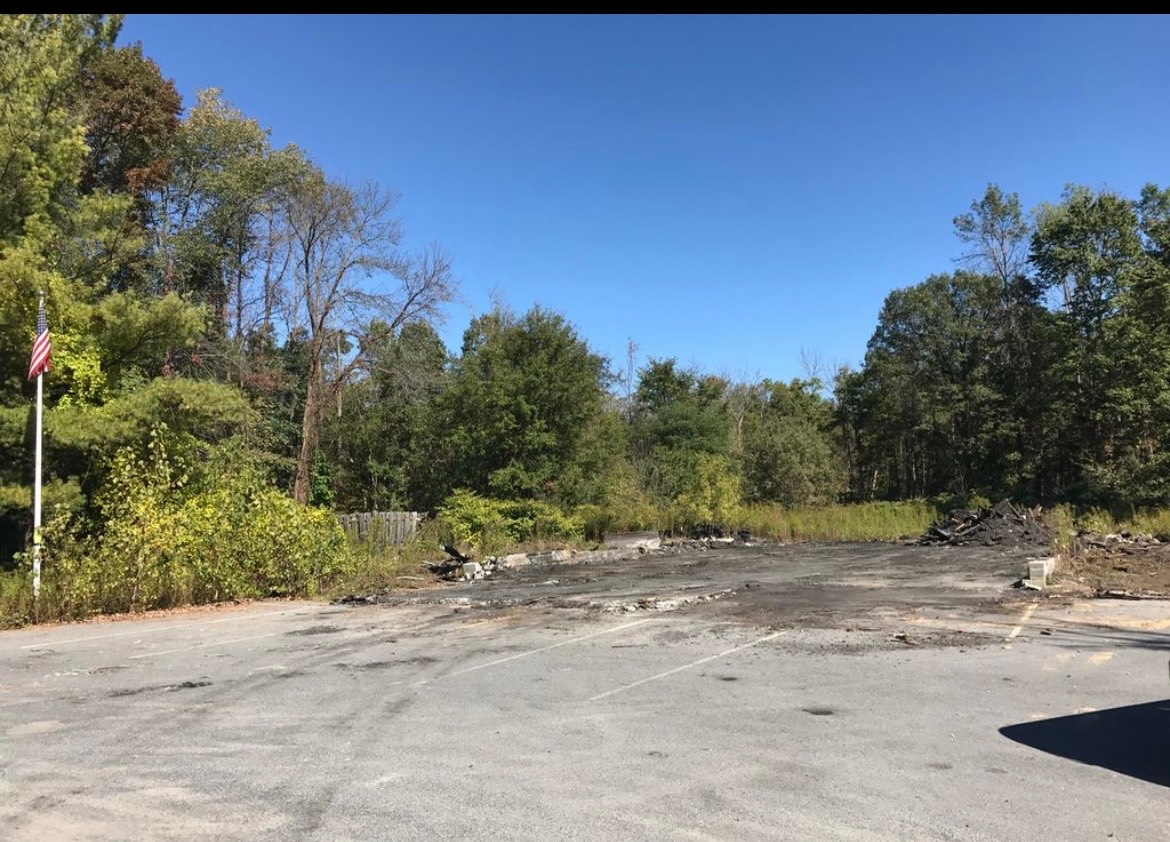 #1 photo, 894 Ridge Rd, 뉴욕주 Queensbury , NY 12804