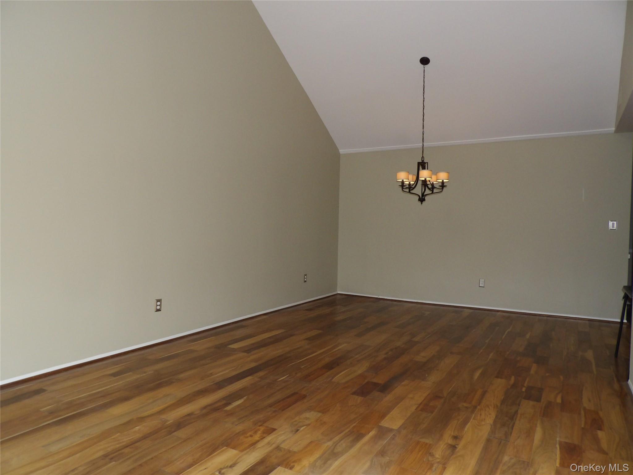 #5 photo, 26 Greenmeadow Drive, Babylon , NY 11702